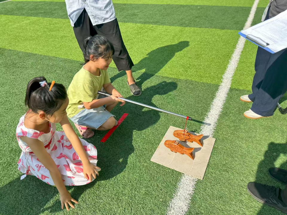 src, 充分展现出