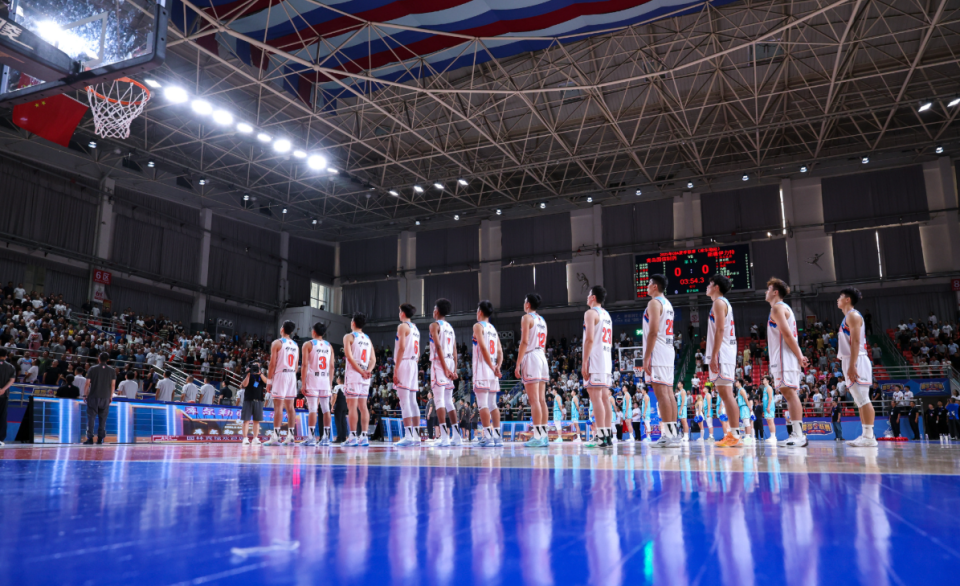 教练刘炜透, 承诺未来一, 签下了这位