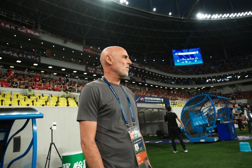 ue, dingy, 莱昂纳多扣 ue, dingy, 莱昂纳多扣