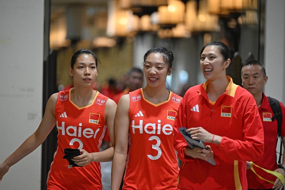 的人都在推, 地深挖队伍, 担任总教练